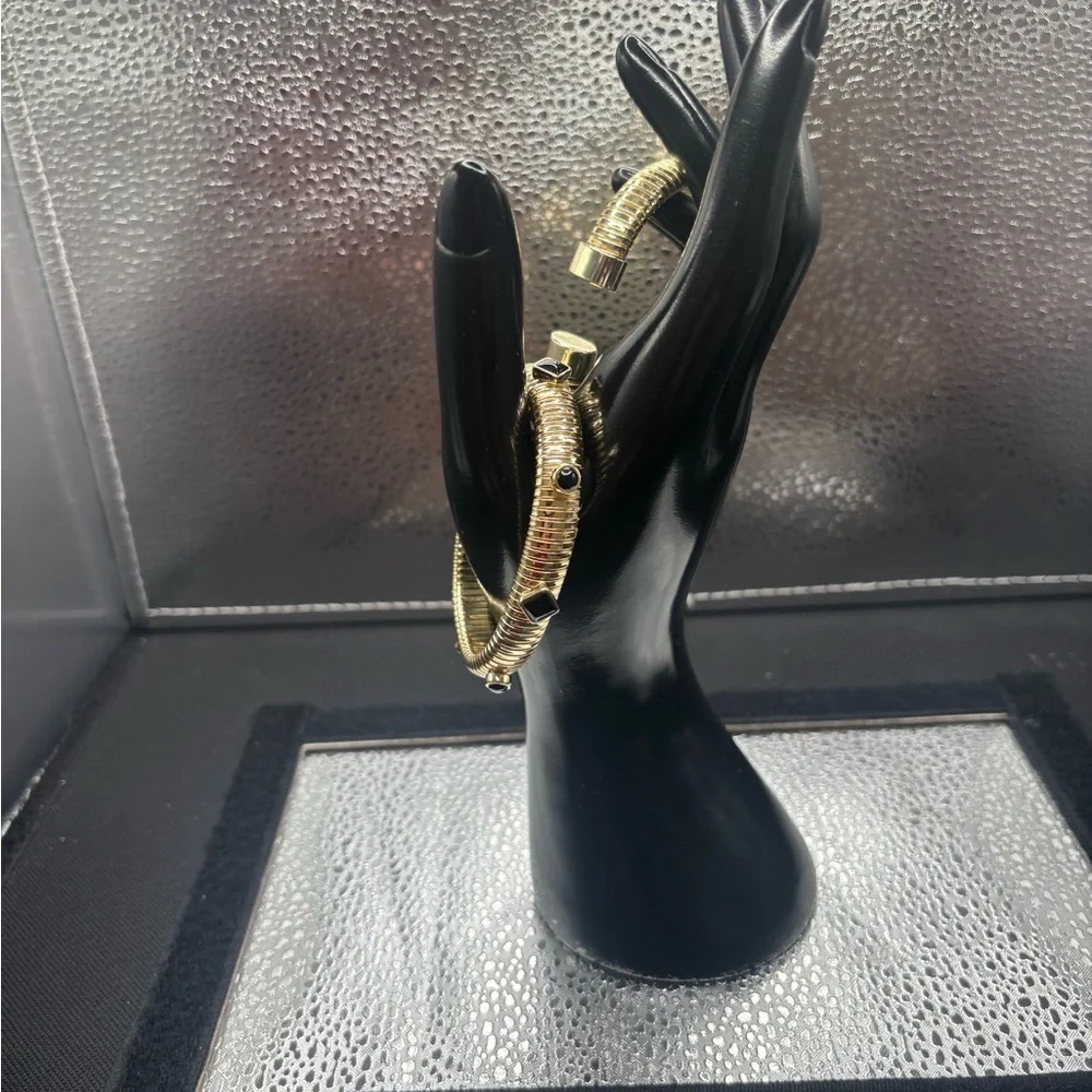 Elegant Gold and Black Onyx Women's Bracelet